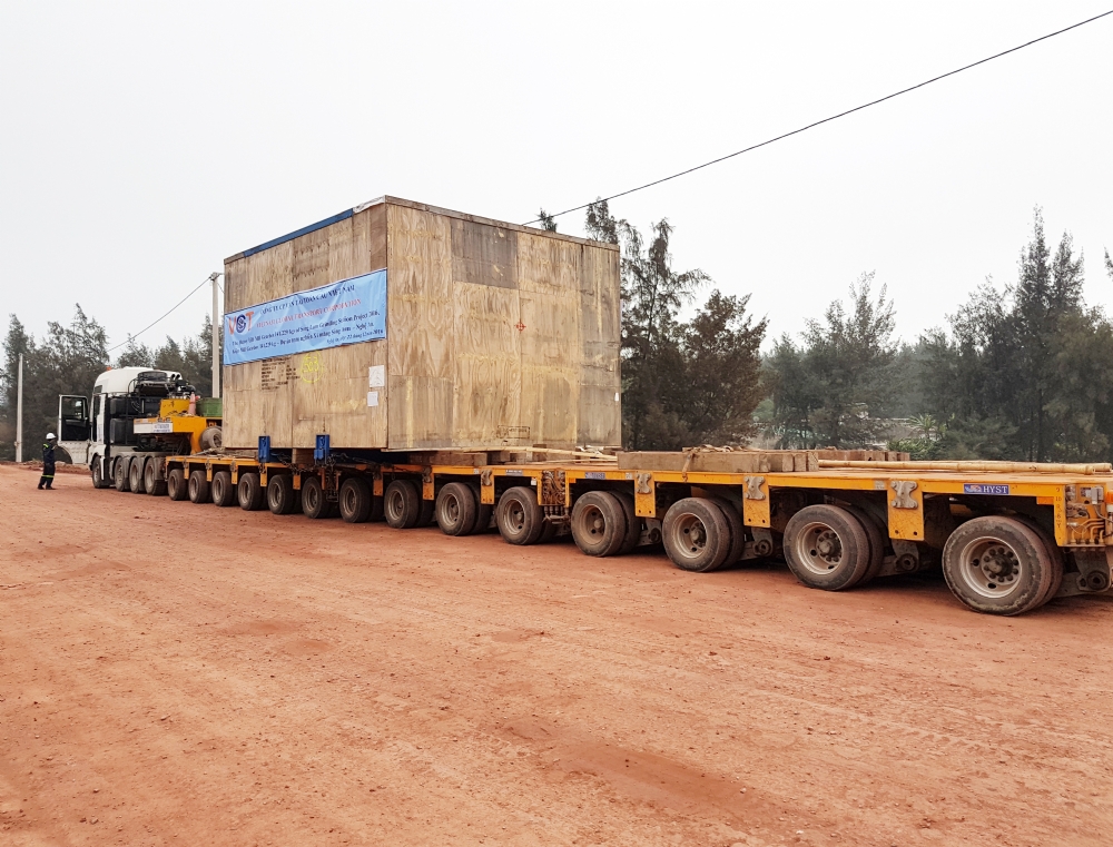 Bốc xếp, vận chuyển vật tư và thiết bị Dự án Nhà máy Xi Măng Sông Lam, Nghệ An.