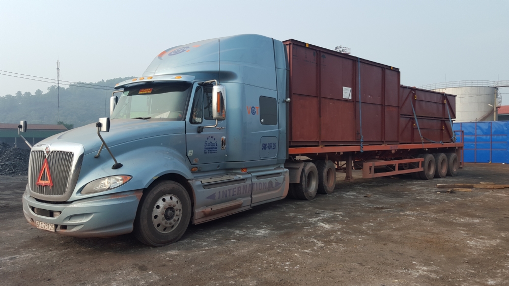 Bốc xếp, vận chuyển vật tư và thiết bị Dự án Nhà máy Xi Măng Sông Lam, Nghệ An.