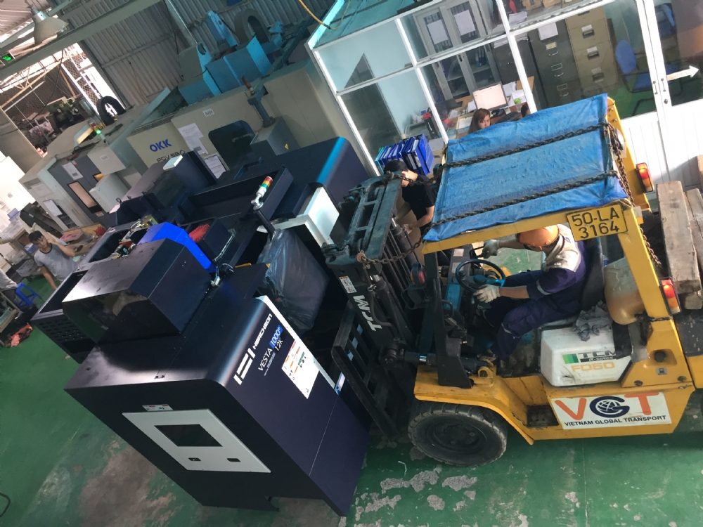 Dịch vụ trọn gói bao gồm bốc xếp, vận chuyển và lắp đặt cho thiết bị, vật tư Nhà máy Cơ khí Chính xác AMURA thuộc Tổng Công ty Công Nghiệp Sài Gòn.