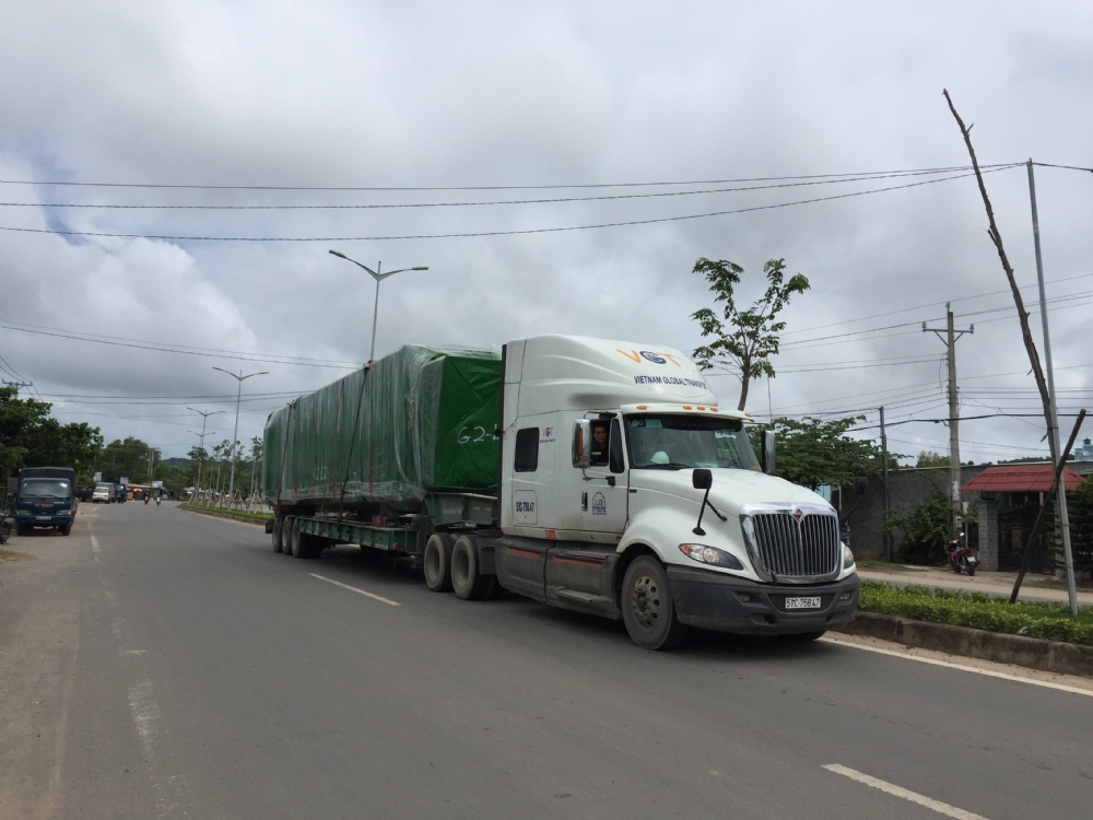 Tiếp nhận, vận chuyển (kết hợp đường thủy và đường bộ) và bàn giao thiết bị ống lồng hành khách - Cảng Hàng không Phú Quốc, Việt Nam.