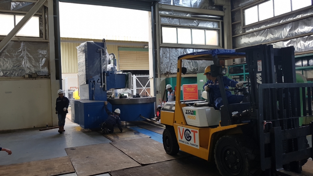 Tiếp nhận vận chuyển và bàn giao 06 máy tiện vạn năng từ nhà máy nhiệt điện Mông Dương vào nhiệt điện Phú Mỹ, Bà Rịa - Vũng Tàu.