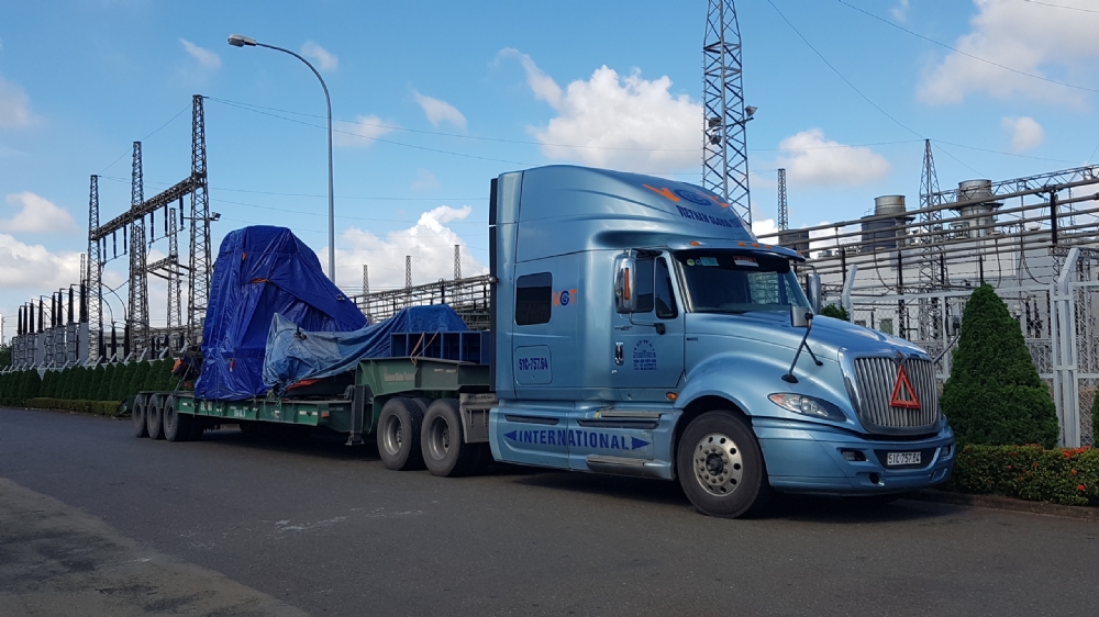 Tiếp nhận vận chuyển và bàn giao 06 máy tiện vạn năng từ nhà máy nhiệt điện Mông Dương vào nhiệt điện Phú Mỹ, Bà Rịa - Vũng Tàu.