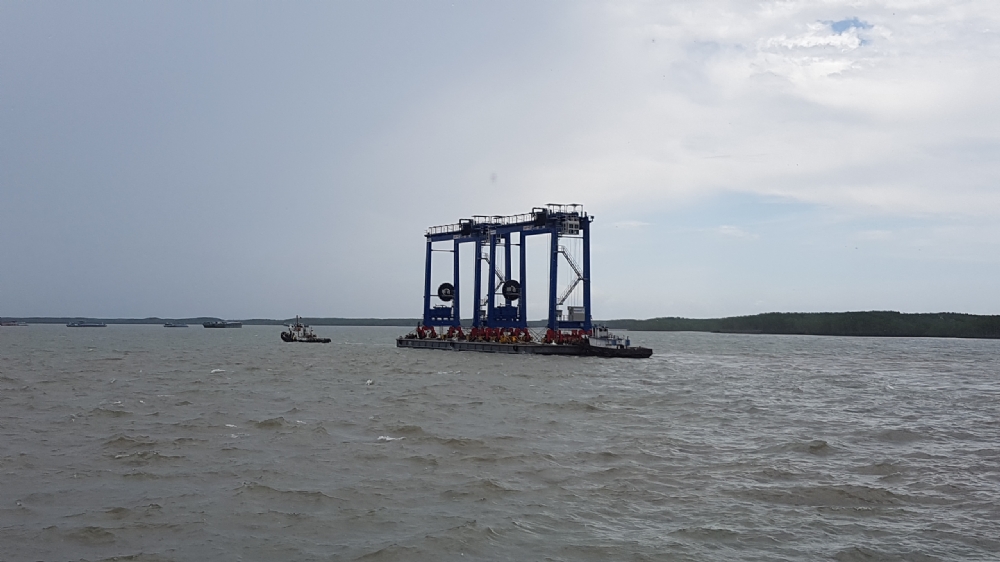 Vận chuyển di dời 02 cần cẩu giàn container RTG (Mitsui) từ cảng Quốc tế nước sâu Tân Cảng Cái Mép Thị Vãi, BRVT về Tân Cảng Cát Lái, Quận 2, Tp HCM.
