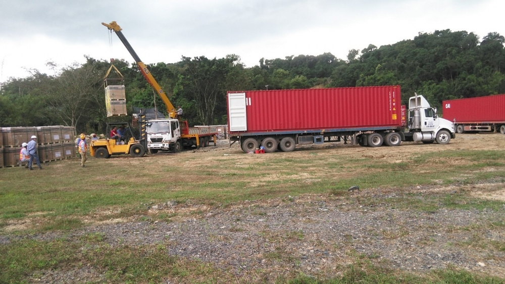 Vận chuyển và bàn giao lô hàng đầu tiên thuộc dự án Nhà máy Điện Mặt trời Đa Mi (Tháng 10/2018).