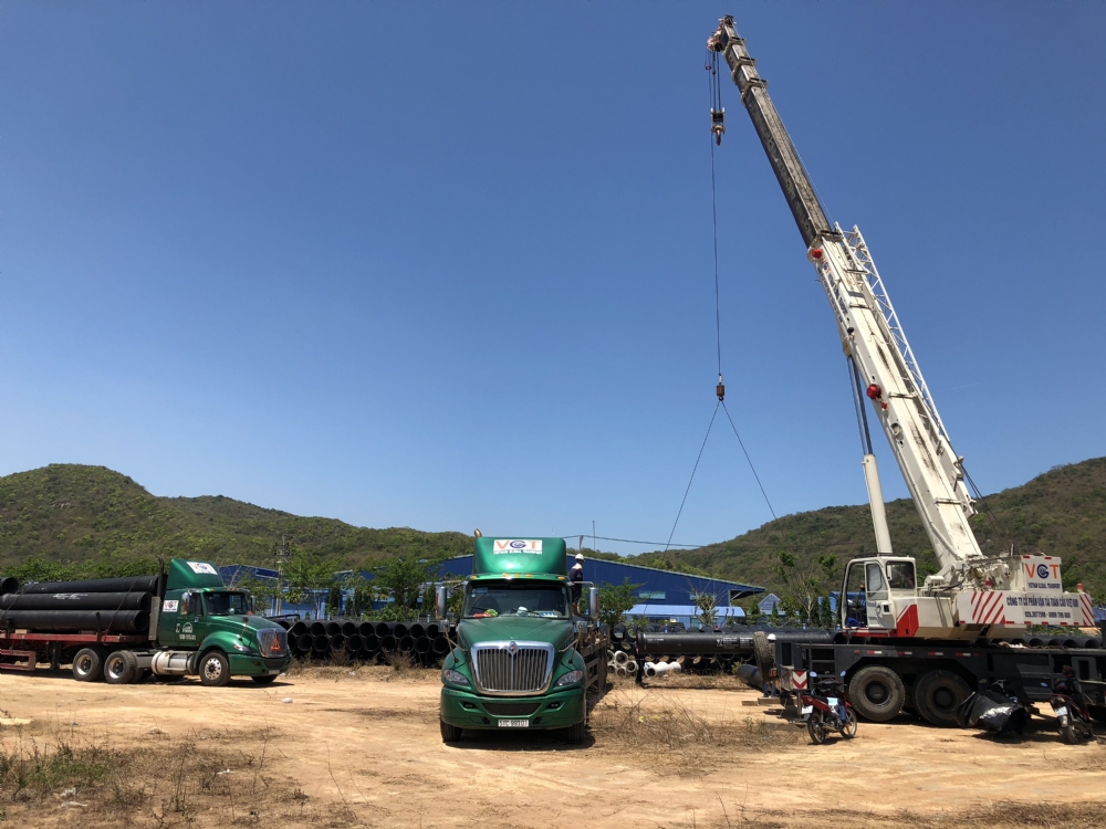 Vận chuyển và bàn giao ống nước phục vụ công trình cấp nước Công ty Cấp Nước Bà Rịa.
