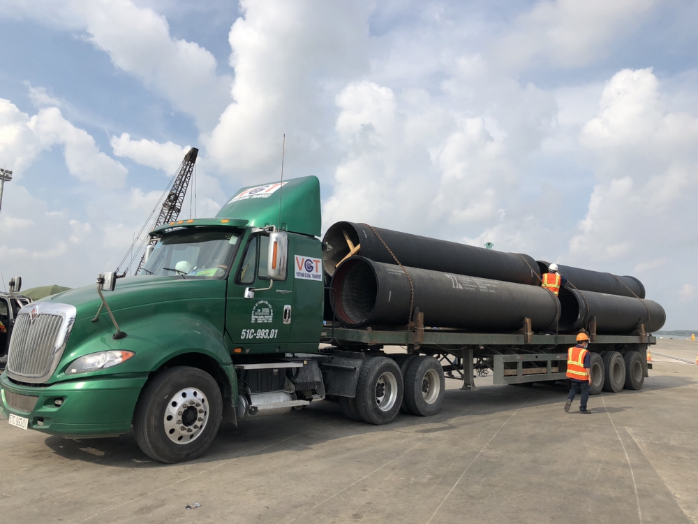 Vận chuyển và bàn giao ống nước phục vụ công trình cấp nước Công ty Cấp Nước Bà Rịa.