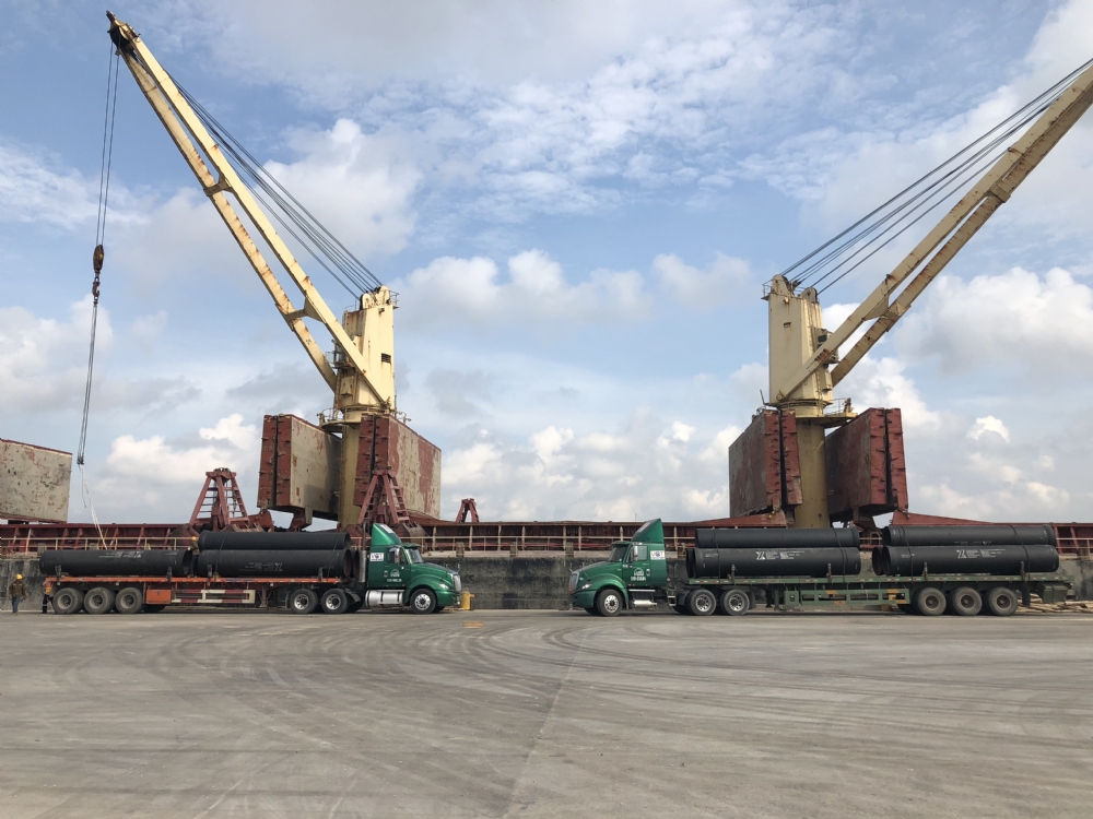 Vận chuyển và bàn giao ống nước phục vụ công trình cấp nước Công ty Cấp Nước Bà Rịa.