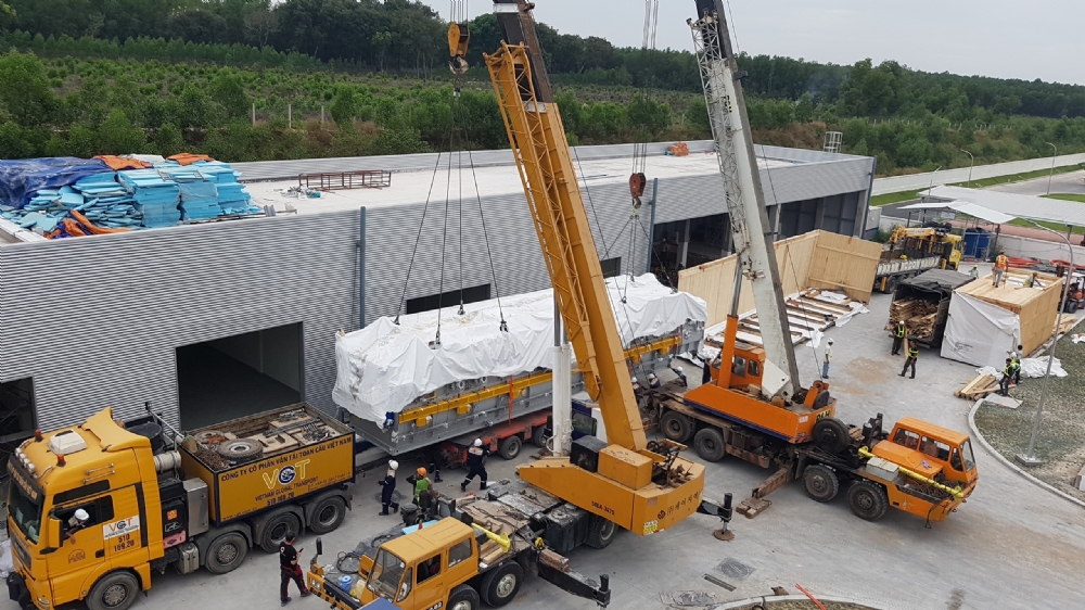 Vận chuyển và lắp đặt toàn bộ thiết bị dây chuyền lò nung Nhà máy Schaeffler Việt Nam.