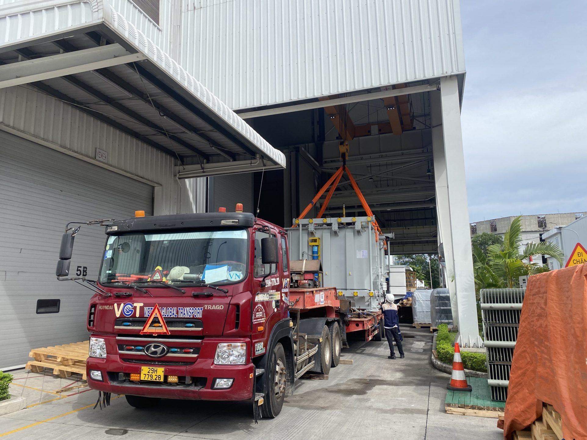 VGT vận chuyển 02 máy biến áp từ Nhà máy Hitachi Bắc Ninh đến Cảng Đình Vũ, Hải Phòng - 5