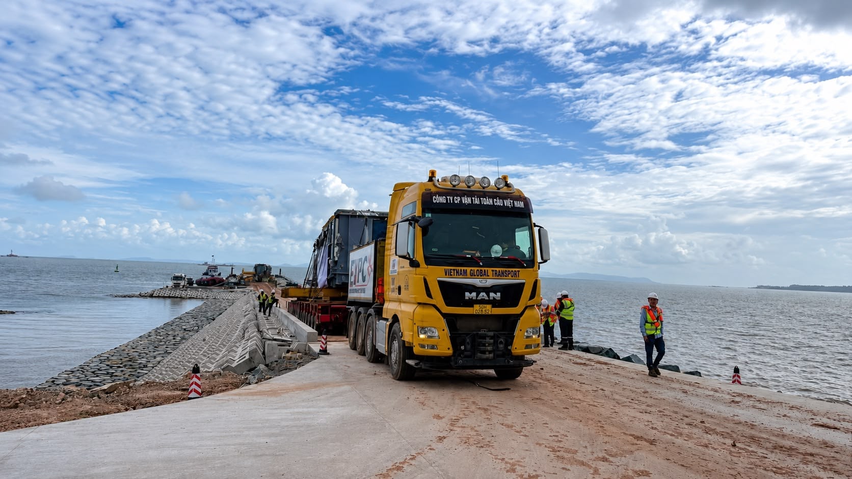 VGT tham gia triển khai vận chuyển thiết bị cho Dự án điện khí và kho cảng LNG tại Koh Kong, Campuchia - 8