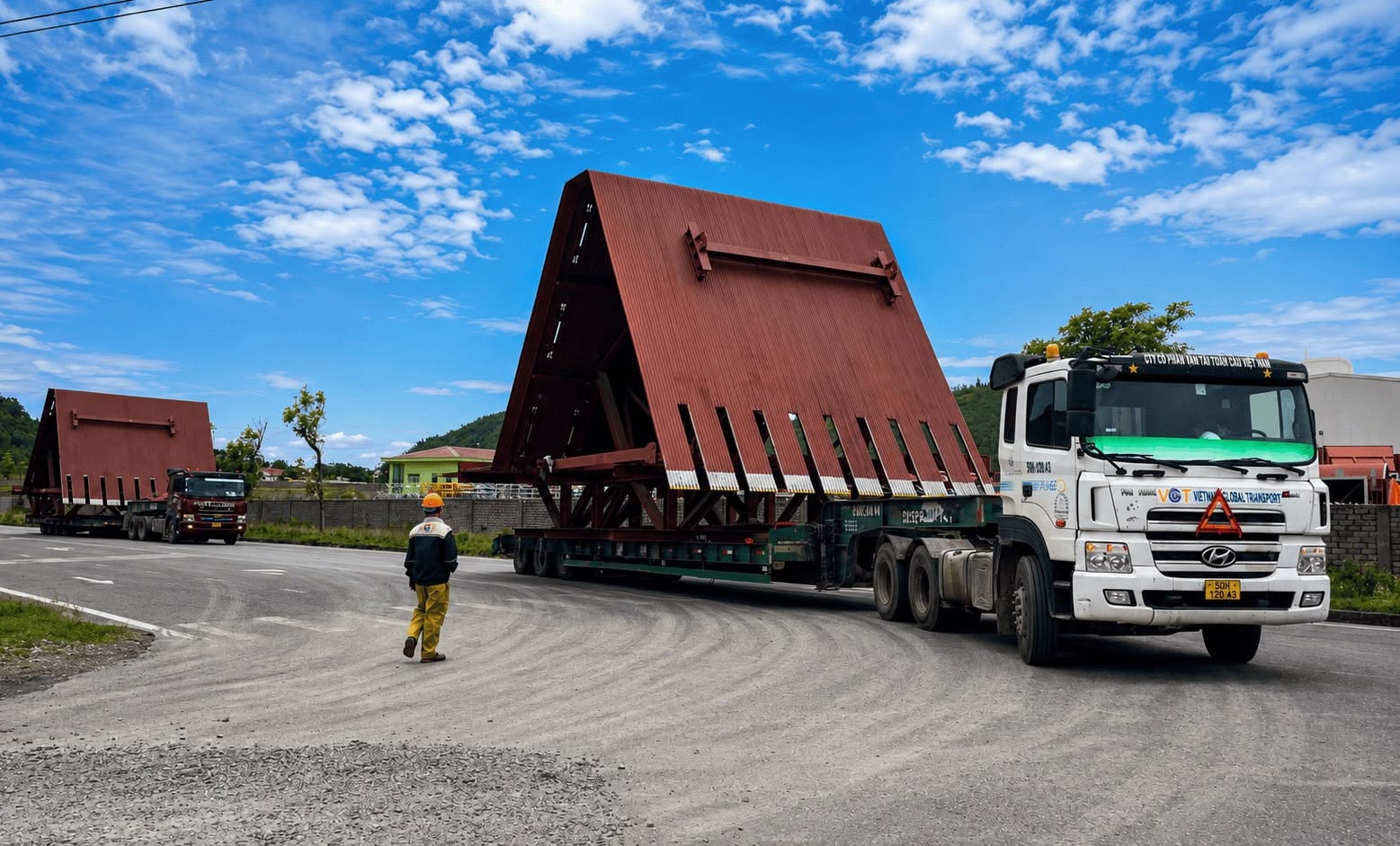 VGT transports equipment for the Quang Trach I Thermal Power Plant (1,403 MW)